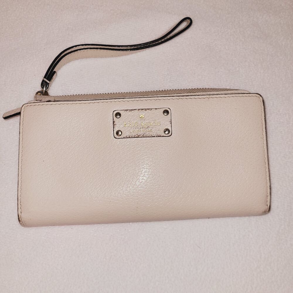 Kate Spade white leather fold over zipper wallet wristlet